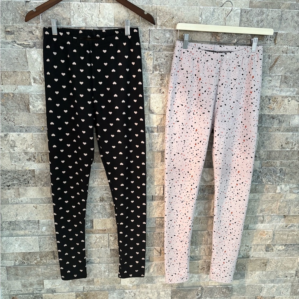 2 pairs Kids Leggings size M/L, faux fur lining inside, just‎ Cozy like new